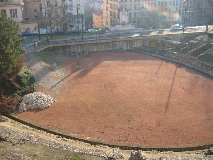 [Amphithtre des Trois Gaules]